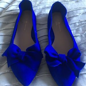 Royal blue flats with cute bow detail, like new!!